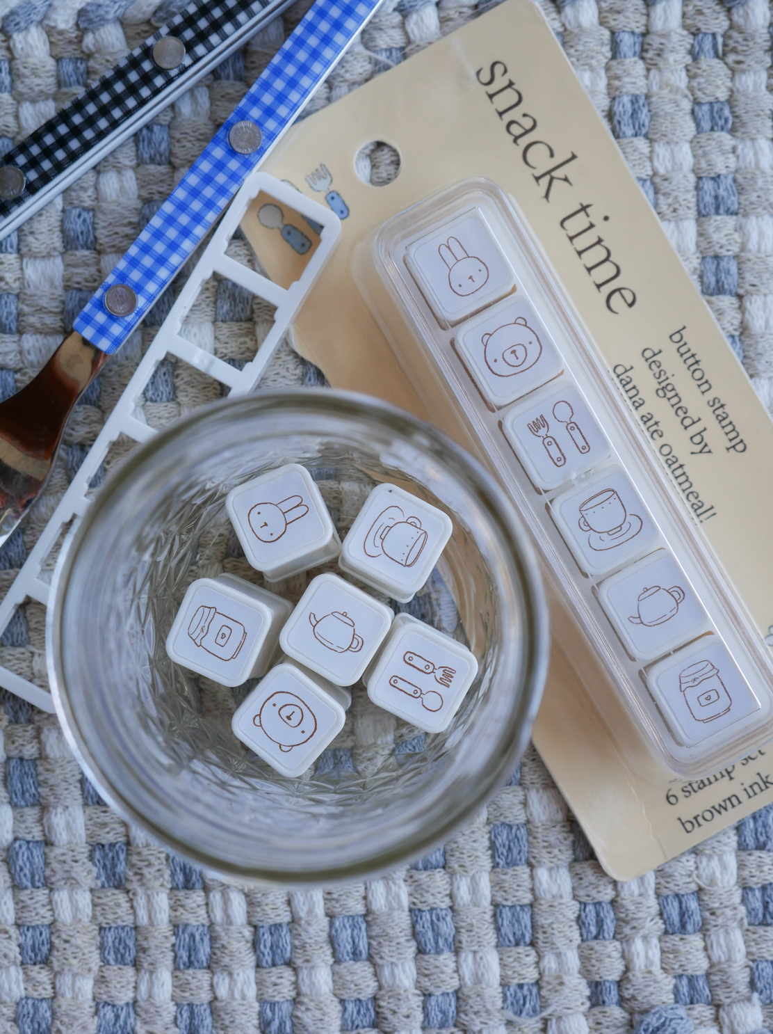 Snack time button stamp