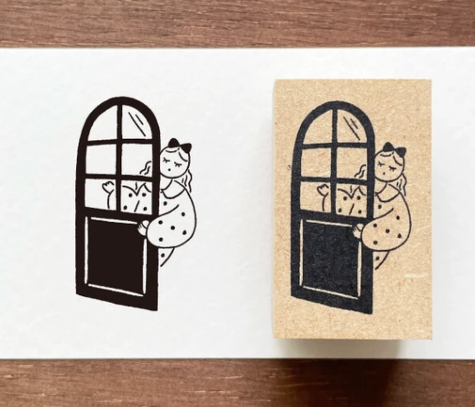 Mari-Chan Glimpses through the Door Stamp